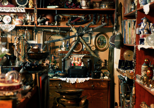 Antiquiteiten en kunst in de winkel